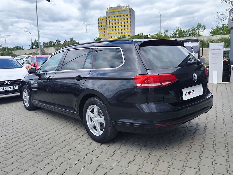 Volkswagen Passat 2.0 TDi/110kW Comfortline DSG - fotka 7 z 32