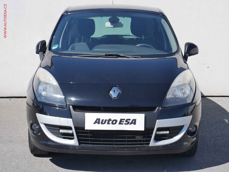 Renault Scénic (2011) 2.0i, AT, AC, park.asist - fotka 2 z 20