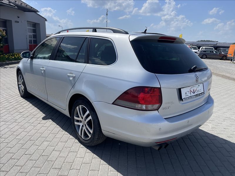 Volkswagen Golf 1,4 TSi 90kw Variant po rozvod - fotka 34 z 38