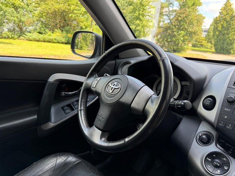 Toyota RAV4 2,2 D4-D 4WD / 130 kW /  - fotka 20 z 27