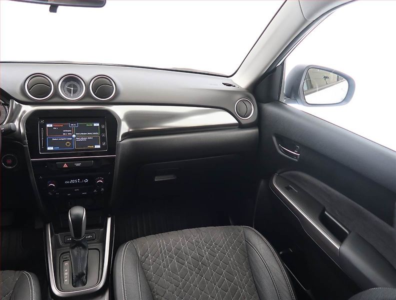 Suzuki Vitara (2021) 1.4 BoosterJet, digi klima - fotka 8 z 22