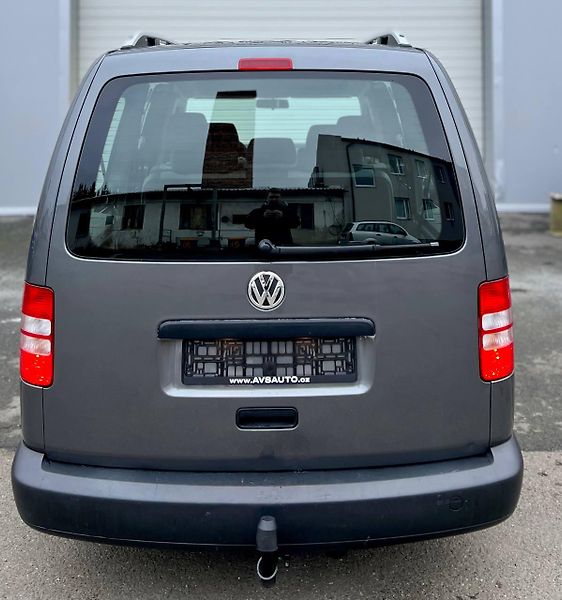 Volkswagen Caddy (2014) TDI DSG 2014 7 MÍST TAŽNÉ - fotka 4 z 20