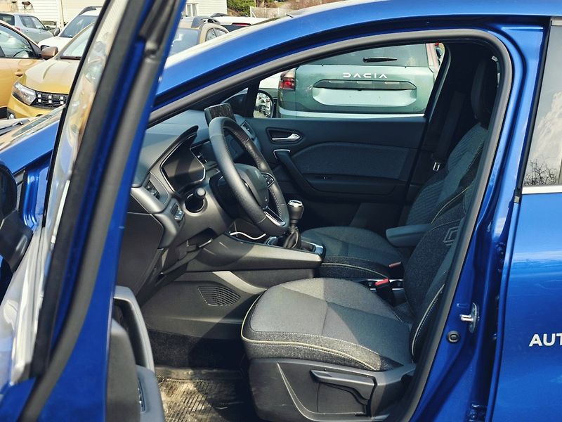 Renault Symbioz (2025) Techno mild hybrid - fotka 6 z 6