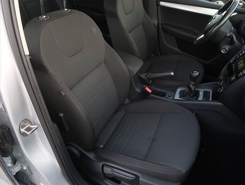 Škoda Octavia (2016) Style 1.6 TDI, Tempomat - fotka 9 z 22