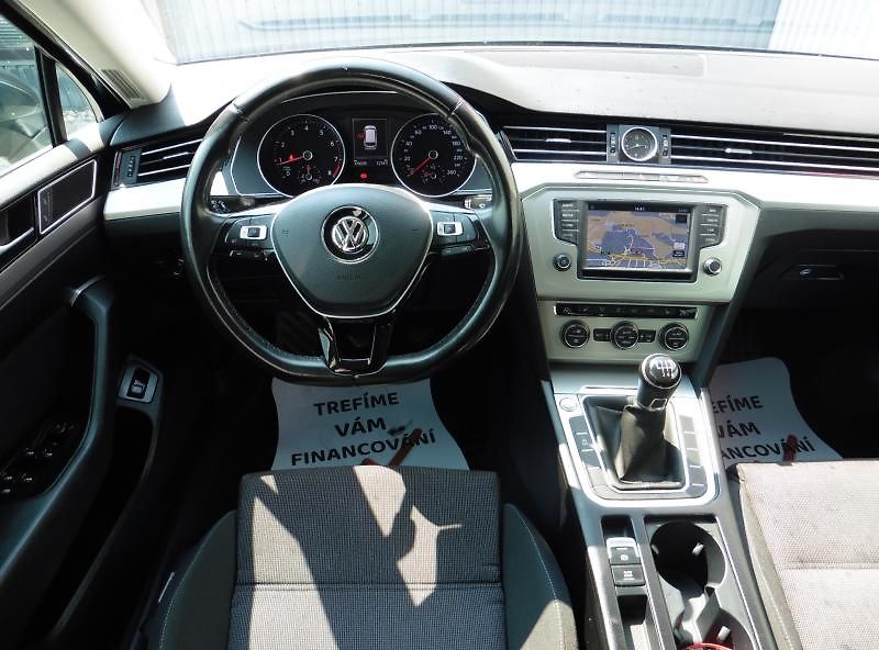 Volkswagen Passat Variant 1.4 TSi Highline Navi - fotka 15 z 17