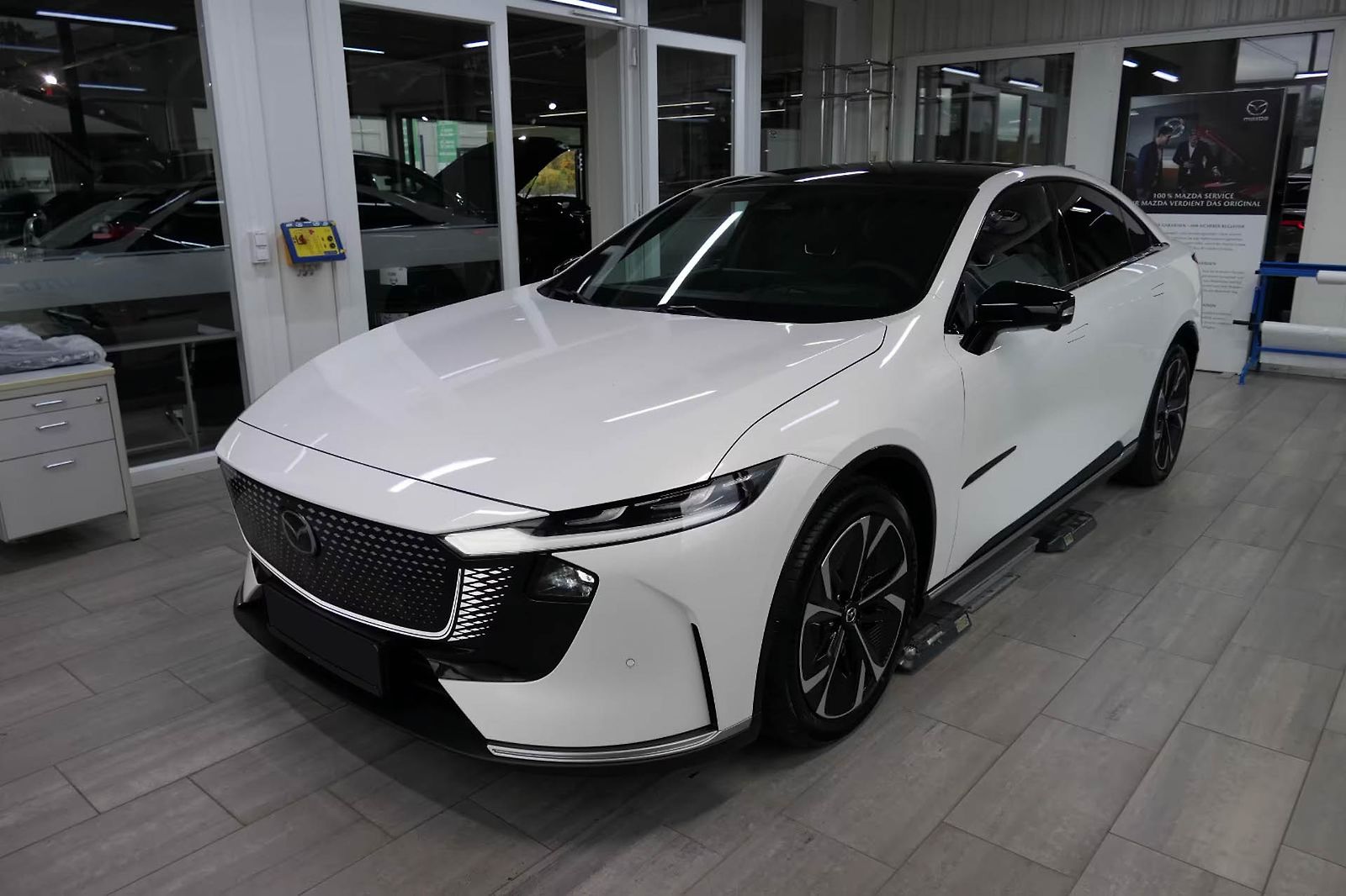 Mazda 6e SR Takumi Sony HuD Pano 360