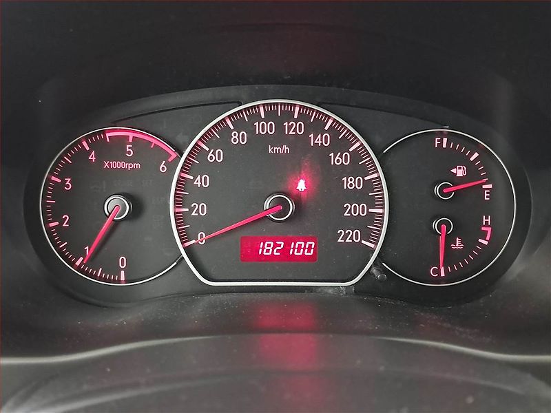Suzuki SX4 (2007) 1.9 DDiS, Tažné, servisované - fotka 11 z 22