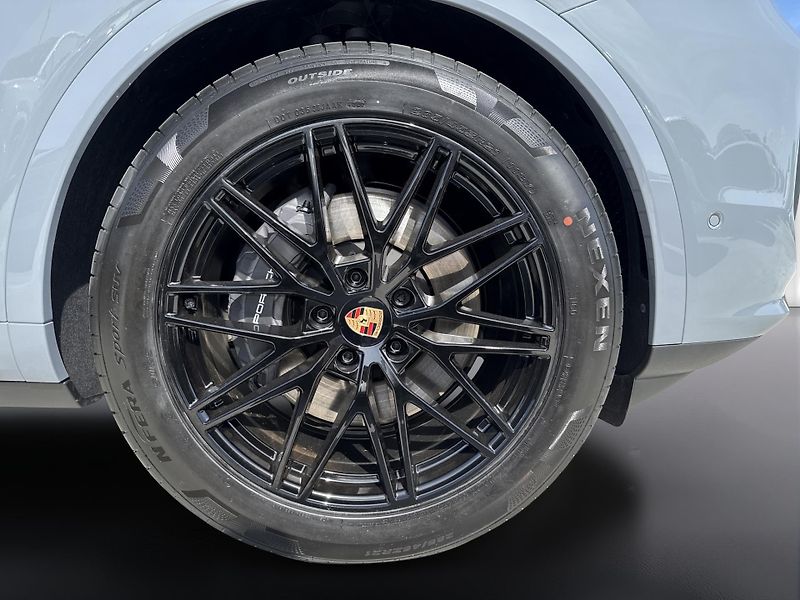 Porsche Cayenne E-Hybrid Coupé Black Edition - fotka 11 z 28