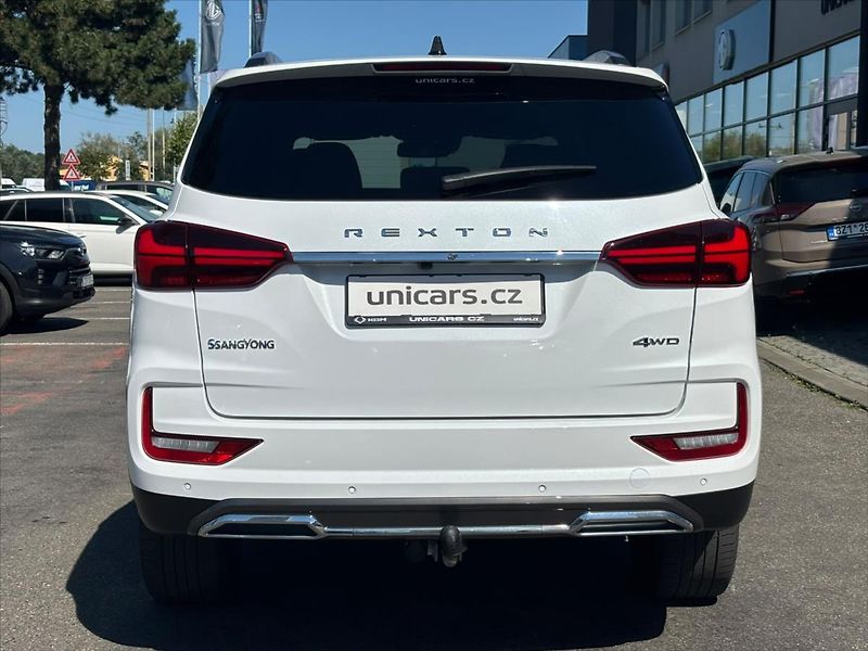 SsangYong Rexton 2,2 E-XDI  E-TRONIC G4 Premium - fotka 5 z 31