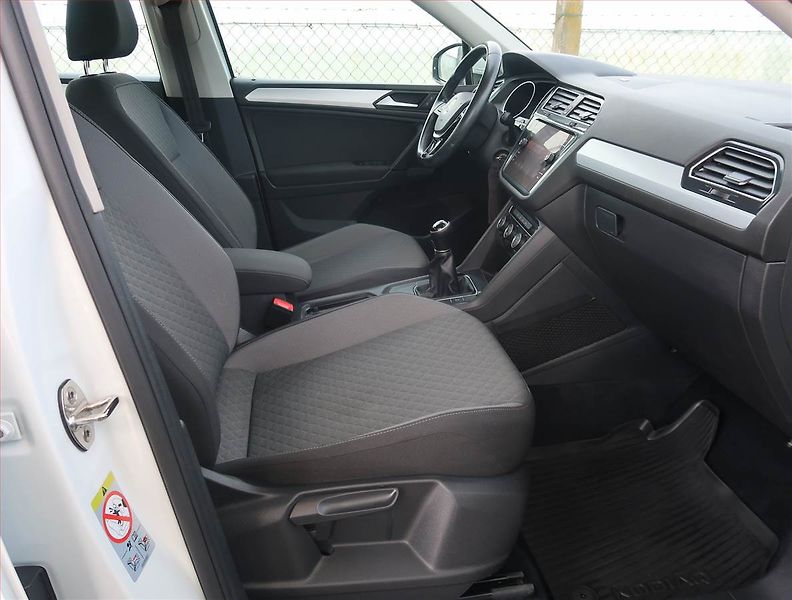 Volkswagen Tiguan Allspace (2020) 1.5 TSI - fotka 9 z 18