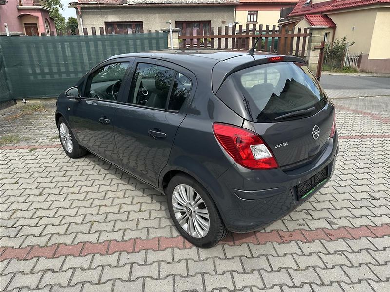 Opel Corsa 1,4 AUTOMAT - fotka 8 z 27