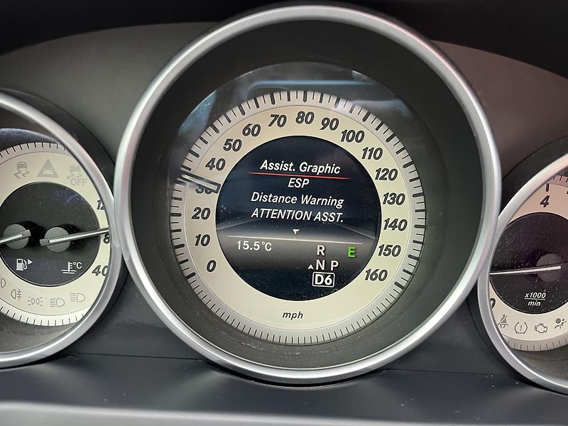 Mercedes-Benz Třídy E (2013) 350 i V6 AMG Styl paket (950) - fotka 39 z 39