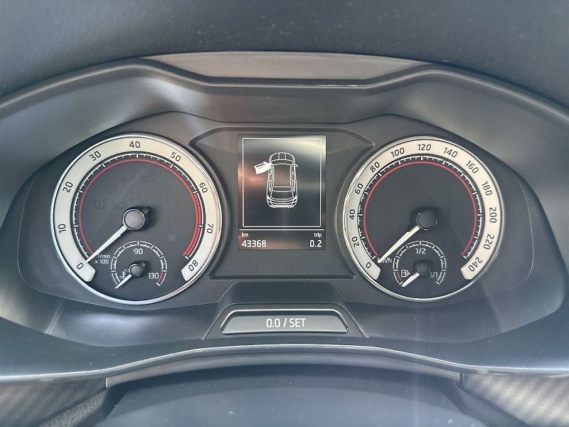 Škoda Kamiq (2022) 1.0 TSI Monte Carlo - fotka 6 z 32