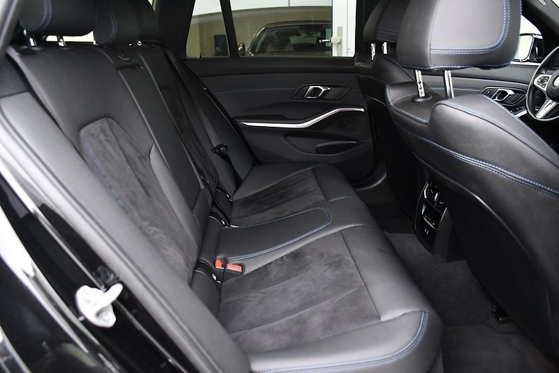BMW Řada 3 320D xDrive M-SPORT ČR 1.M - fotka 21 z 47