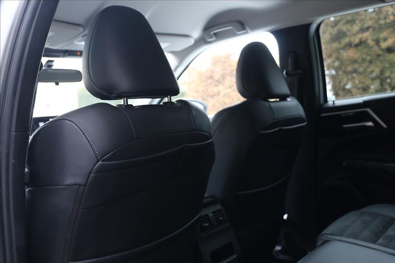 Mitsubishi Outlander 2,4 7míst, intense - fotka 55 z 70