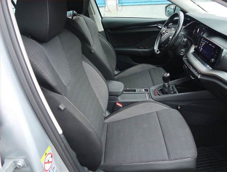 Škoda Octavia (2022) Ambition 2.0 TDI, ČR,1.maj - fotka 9 z 15