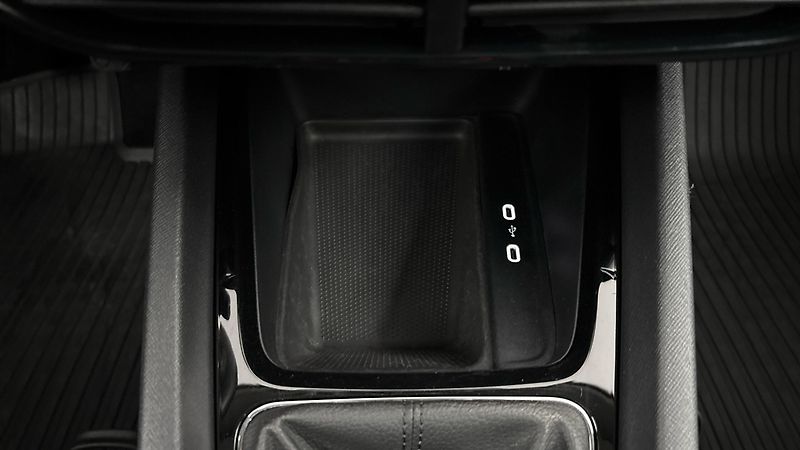 Škoda Octavia 2.0 TDI Ambition Combi - fotka 22 z 27