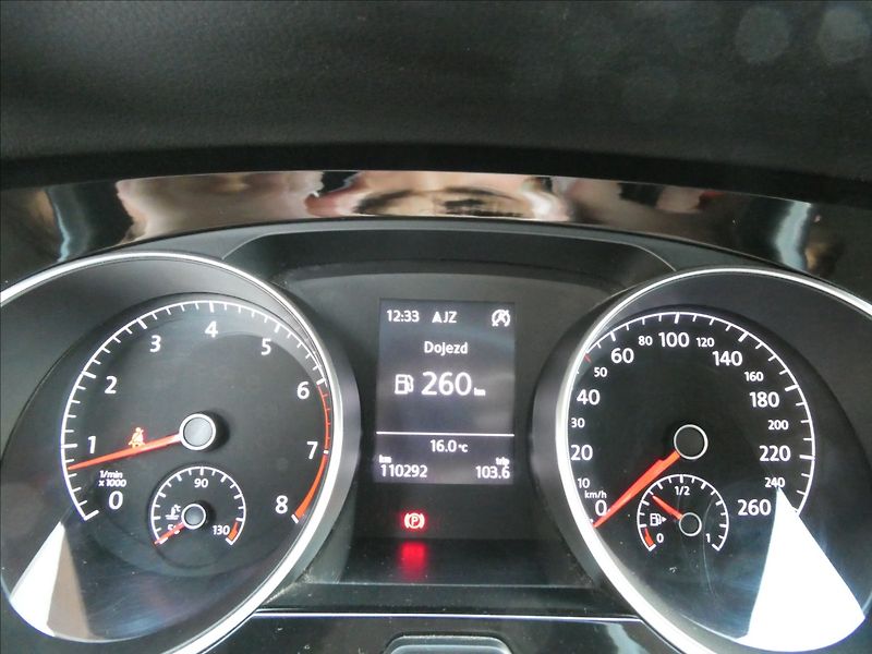 Volkswagen Touran 1,2 TSi 81kW 7.míst, NAVI - fotka 36 z 39