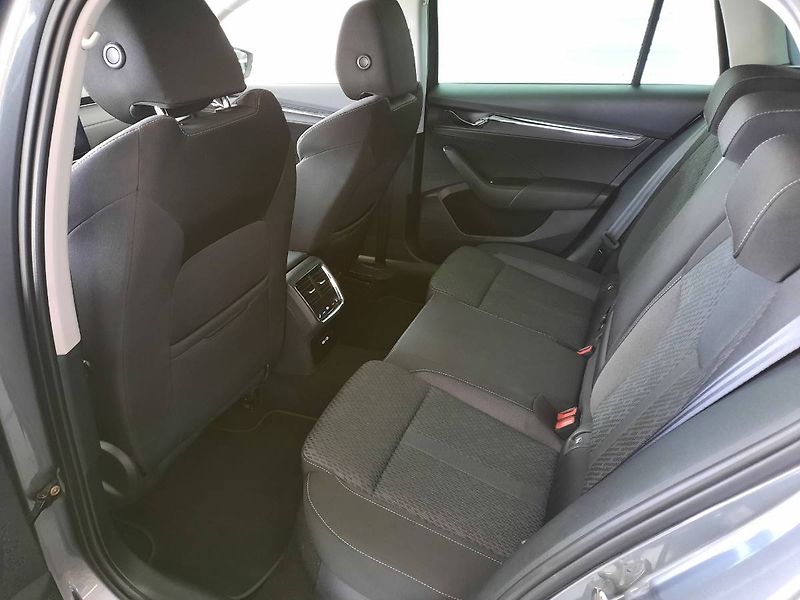 Škoda Octavia (2023) Style Combi 2.0 TDI (110kW/150 - fotka 8 z 27