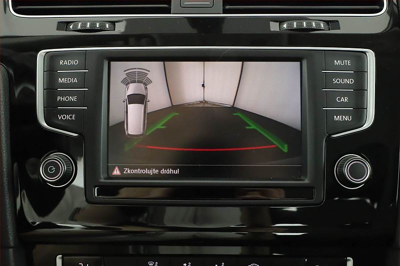Volkswagen Golf (2016) 1.4 TSI, Tempomat - fotka 10 z 17