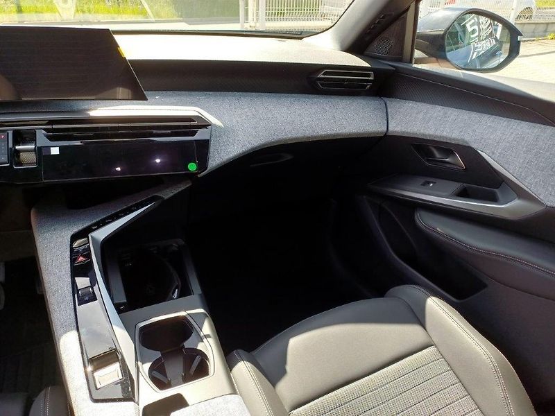 Peugeot 3008 (2026) BUSSINES  Hybrid 145 e-DCS6 - fotka 24 z 33