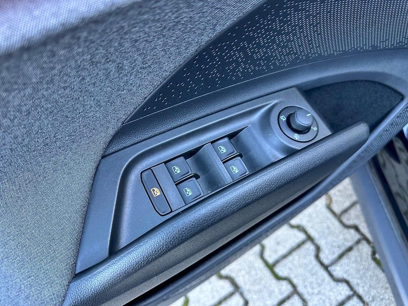 Škoda Enyaq (2023) 55 kWh Studio - fotka 8 z 22
