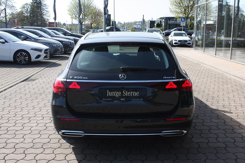 Mercedes-Benz Třídy E (2025) 300deT-Modell 4MT,tažné,hybrid - fotka 4 z 12