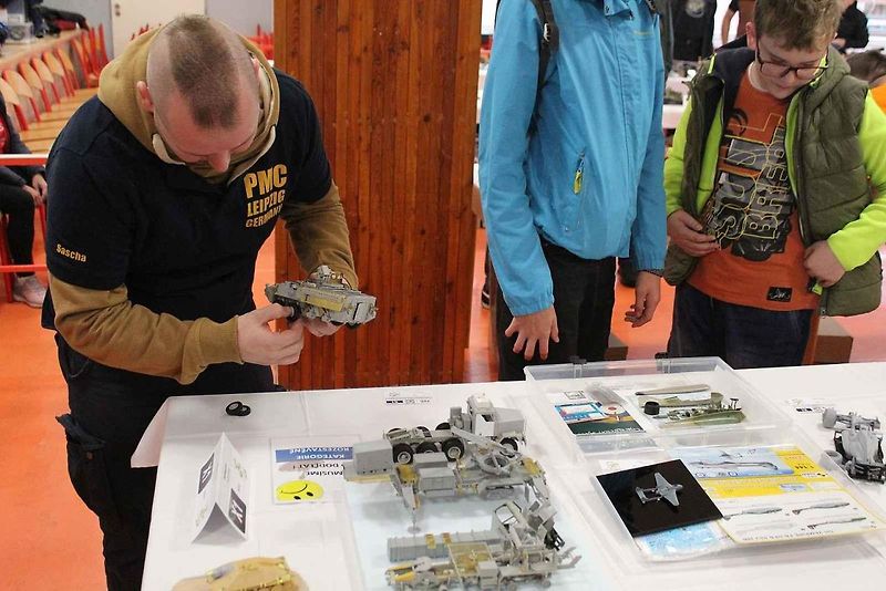 Vítězný model kategorie závodních vozů seniorů, Bugatti Type 35B Přemysla Bartoše. Se skutečným vozem si Eliška Junková dojela pro 5. místo při závodě Targa Florio 1928.