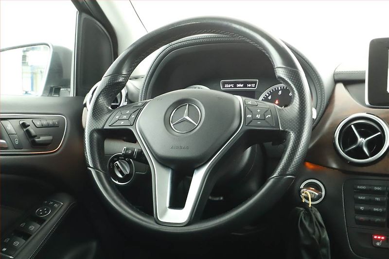 Mercedes-Benz Třídy B (2012) B 200, Automat, Navi, Xenony - fotka 8 z 17