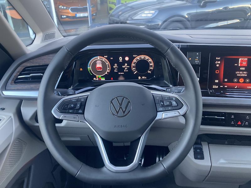Volkswagen Multivan LONG 1,5TSI PHEV 4MOTION STYLE - fotka 20 z 24