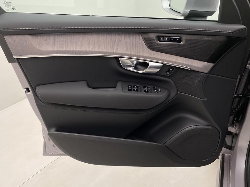 Volvo XC90 (2026) B5 AWD AUT BRIGHT PLUS 7míst - fotka 7 z 73
