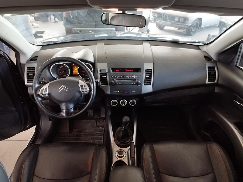 Citroën C-Crosser (2008) 2,2HDI,115KW,7MÍST,XEN,ALU,TAŽ - fotka 21 z 34