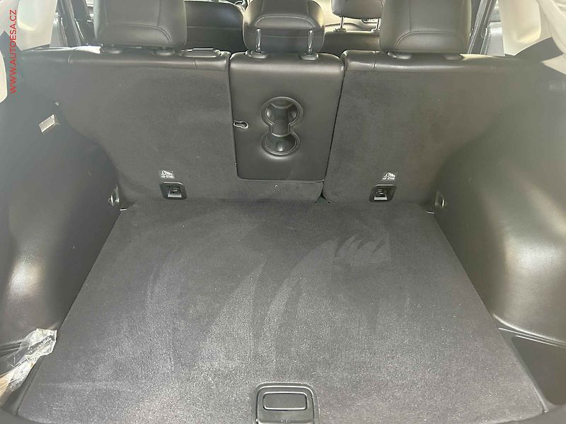 Jeep Compass (2019) 1.4T, Limited, +ALU - fotka 7 z 16