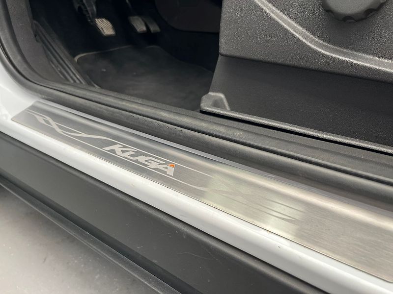 Ford Kuga 2.0 TDCi Titanium Cebia - fotka 33 z 50