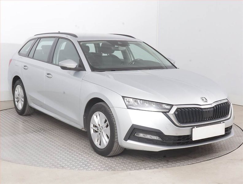 Škoda Octavia (2023) Ambition 2.0 TDI, ČR,1.maj - fotografie inzerátu