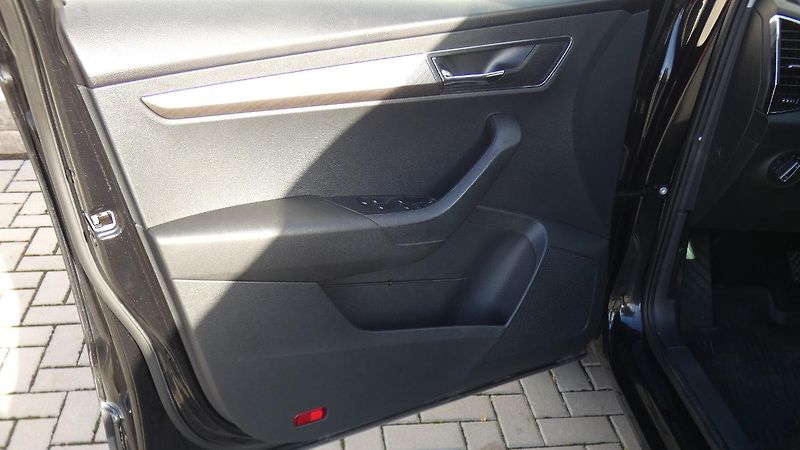 Škoda Karoq 2.0 TDI 110 kW Style 4x4 DSG - fotka 8 z 22