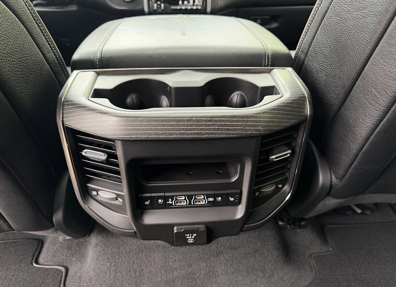 Dodge RAM (2019) +LIMITED+OFFROAD PAKET+ RC +  - fotka 23 z 27