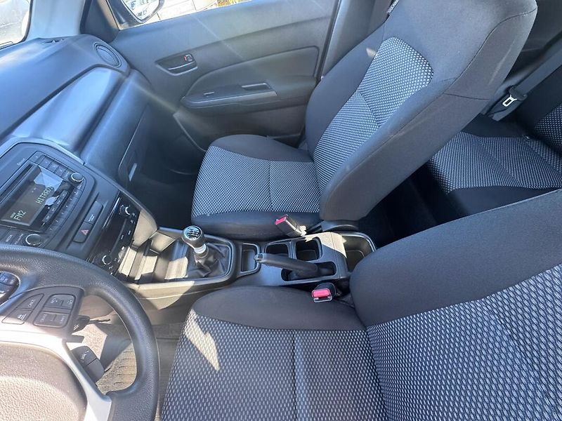 Suzuki Vitara (2021) 1,4i 95 KW HYBRID TAŽNÉ 1. MAJ - fotka 29 z 45