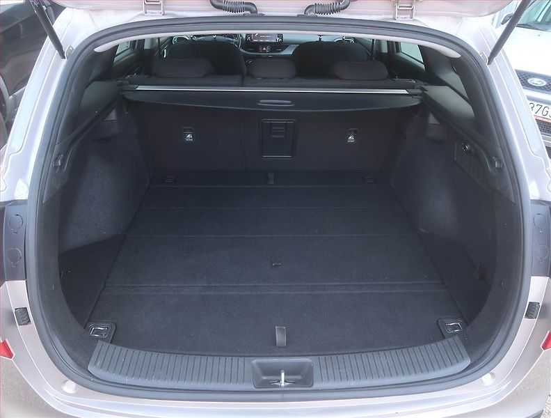 Hyundai i30 (2018) 1.4 CVVT, Serv.kniha, Tempomat - fotka 14 z 15