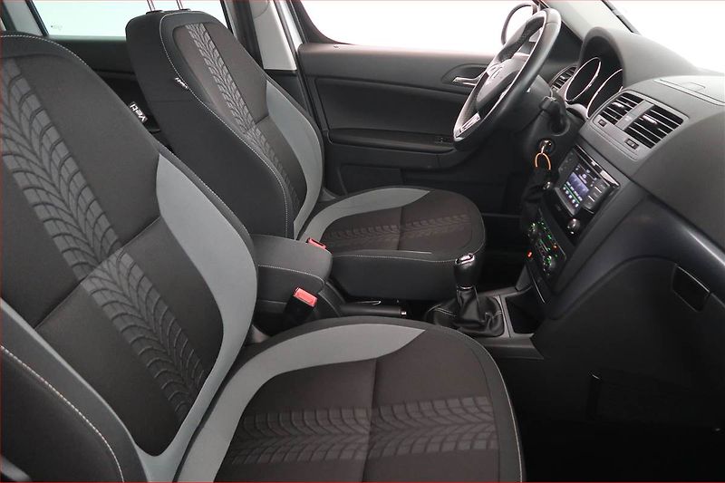 Škoda Yeti (2015) Ambition 2.0 TDI, Serv.kniha - fotka 9 z 19
