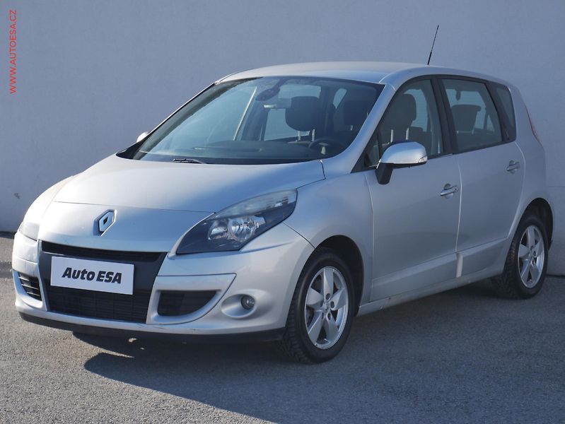 Renault Scénic (2009) 1.9 DCi, AAC, tempo - fotka 3 z 17