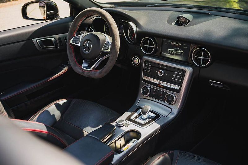 Mercedes-Benz SLC (2019) 300, Automat,180KW,Full Led - fotka 2 z 31