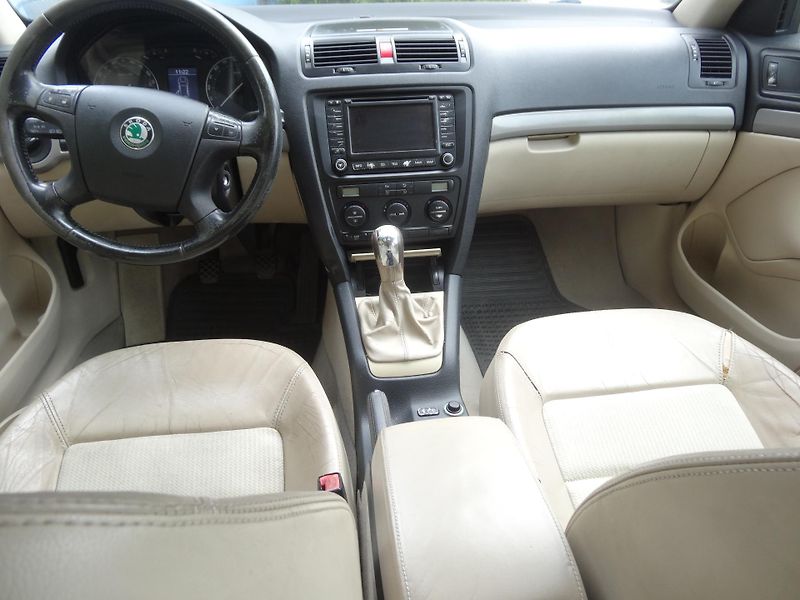 Škoda Octavia 1.6MPi Taž.zař. Plná nádrž - fotka 3 z 6