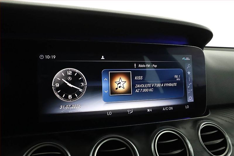 Mercedes-Benz Třídy E (2018) E 220 d, Automat, Kůže, Navi - fotka 9 z 18