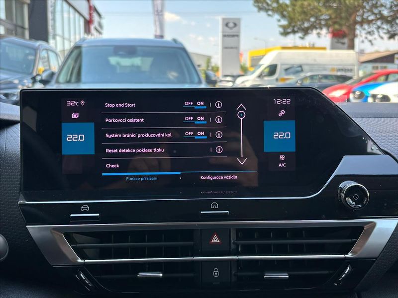Citroën C4 1,2 PureTech  Feel Pack ZÁRUKA - fotka 19 z 23