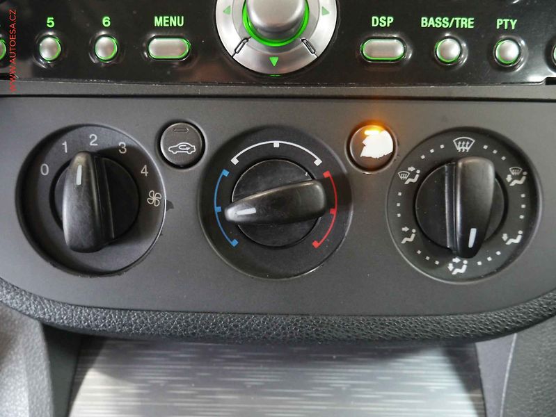 Ford C-MAX (2008) 2.0i, AT, AC, temp - fotka 13 z 15
