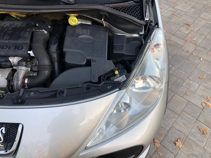 Peugeot 207 (2008) 1.6 HDi OUTDOOR - fotka 24 z 29