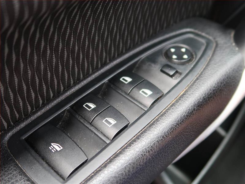 BMW Řada 2 (2017) 218d, Automat, Serv.kniha - fotka 20 z 21