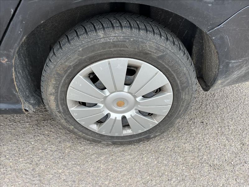 Škoda Fabia 1,4 TDi KLIMA STK 8/2026 - fotka 24 z 25