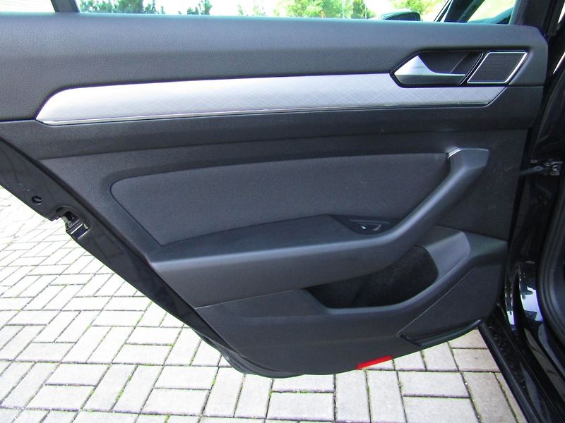 Volkswagen Passat (2021) 2.0 TDI DSG ACC - fotka 22 z 45